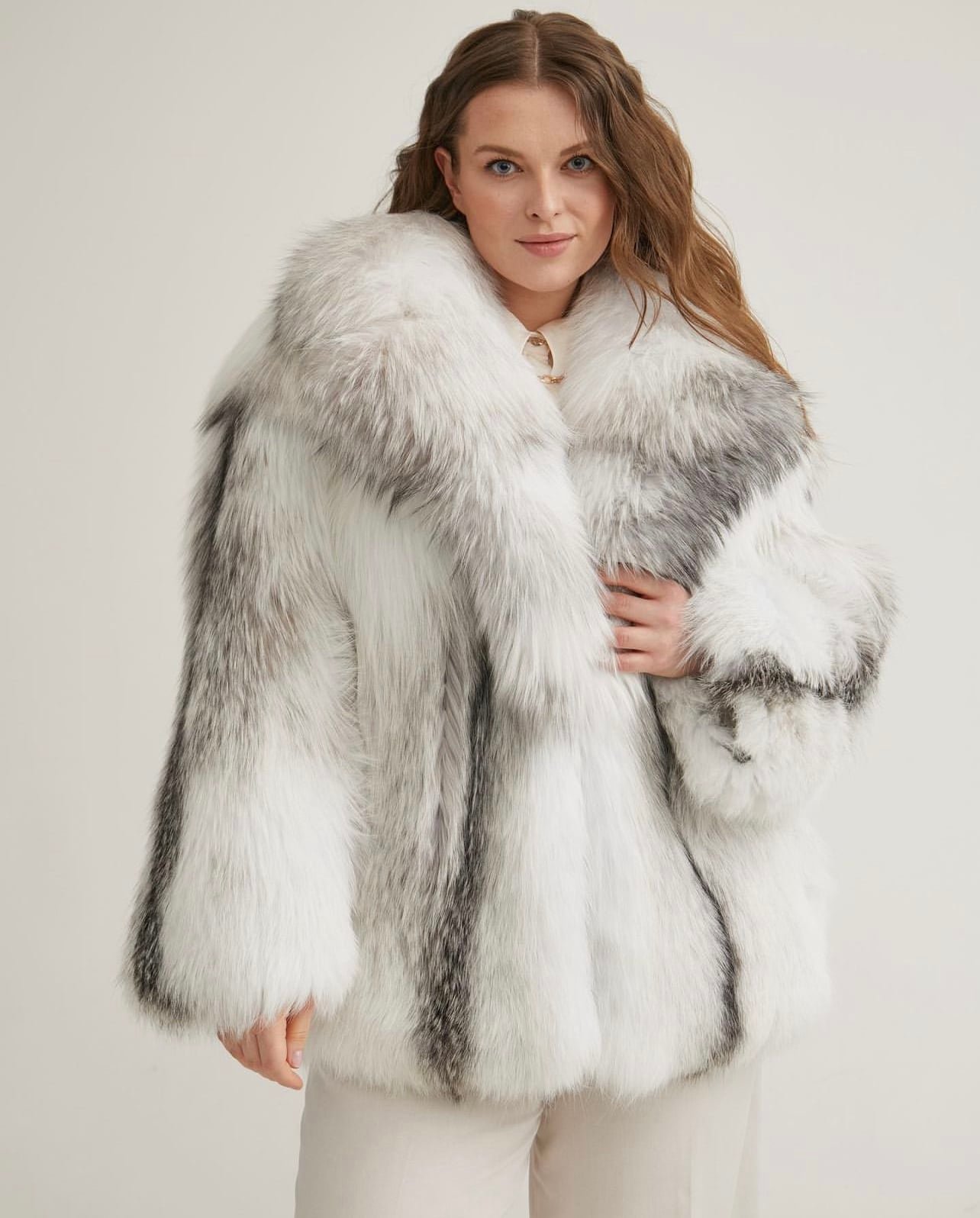 IMG_3207 Marityna | Luxury Scandinavian Artic Marble Fox Jacket Full Skins With Lavish Collar - Image 1