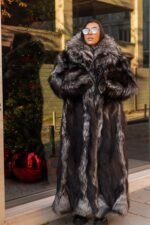 Jamesyn | Luxury Full Length Scandinavian Silver Fox Fur Coat With Huge Notched Collar - Image 2