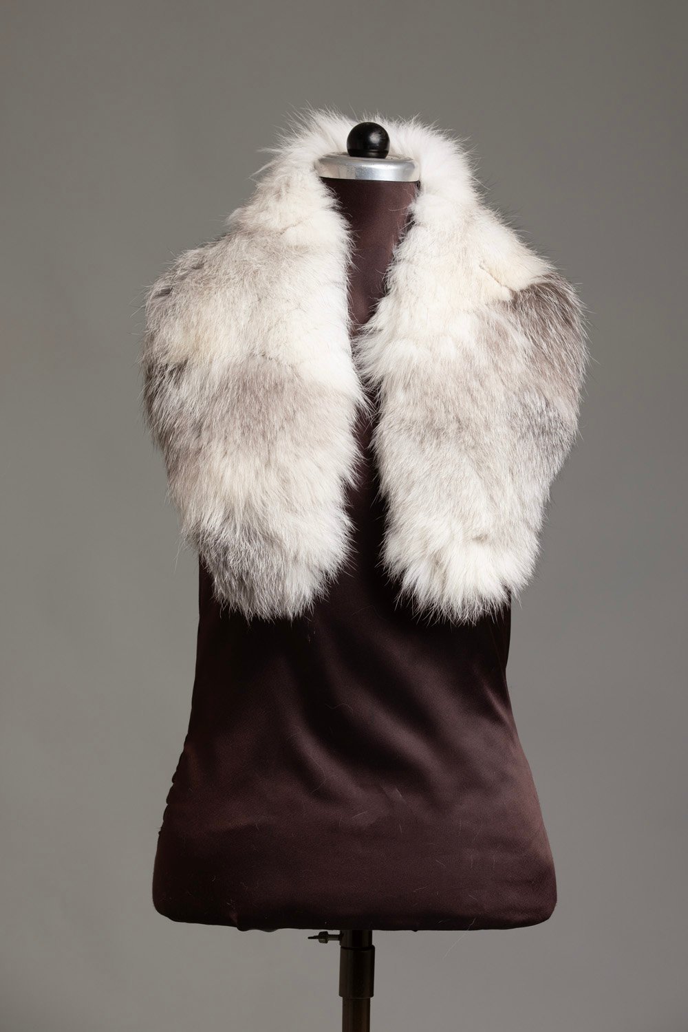 platinum_white_fox_fur_shawl_collar_3__29345 Platinum Fox Fur Collar - Image 1