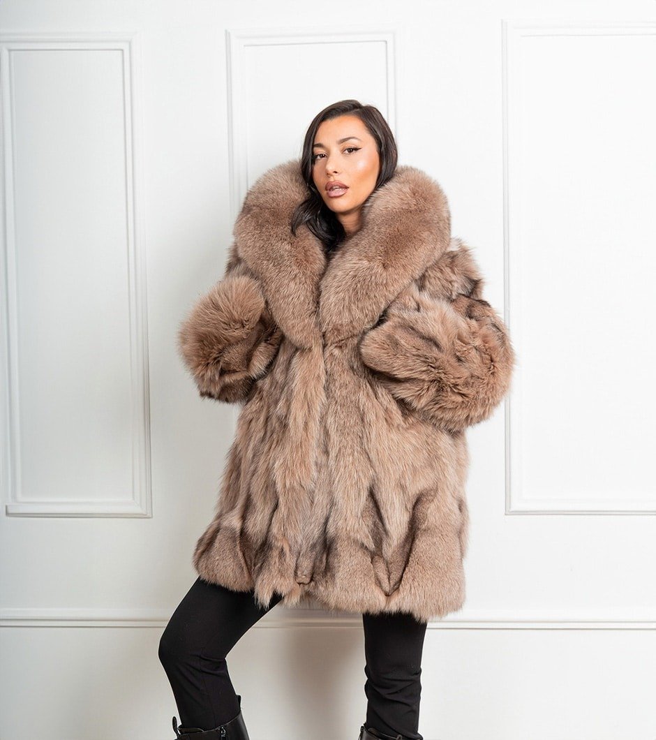 Μήνυσε-Σελίδα-8w Tallulah | Luxury Scandinavian Beige Fox Fur Jacket With Lavish Smoking Collar - Image 1