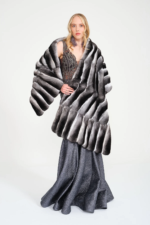 Chinchilla Shawl Gabriela - Image 4