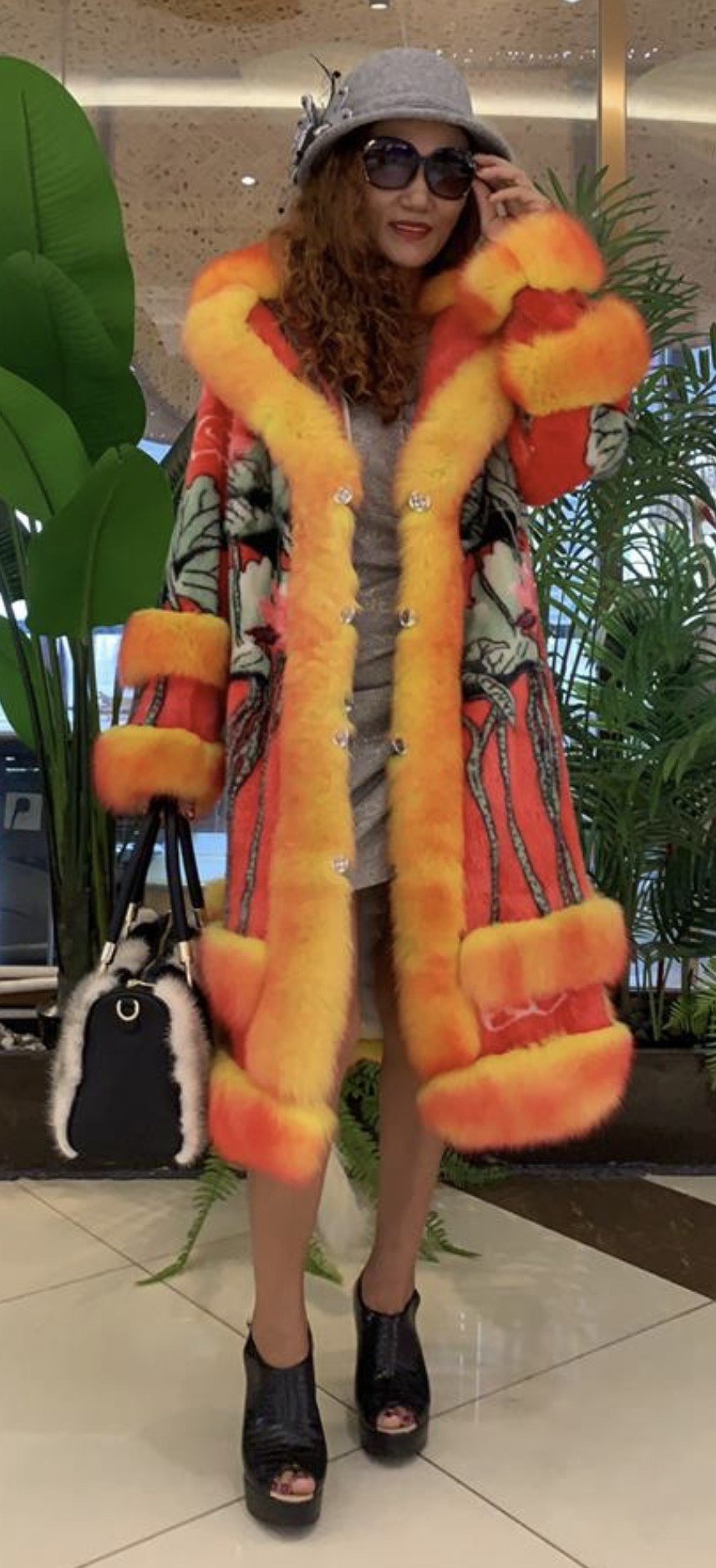 Amazing Designer Mink Coat Fox Trim 4223 Amazing Designer Mink Coat Fox Trim 4223