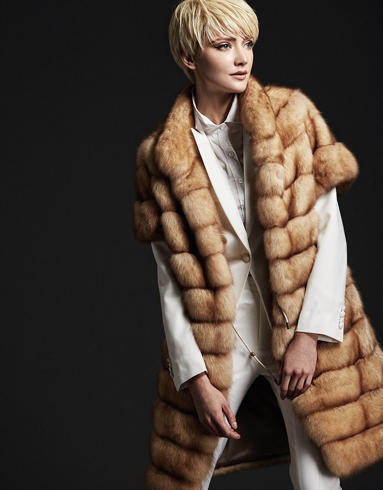 dd2016060120501127__49669 Golden Sable Fur Vest - Image 1