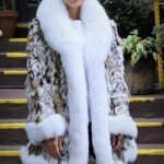 Lynx Section Stroller White Fox Tuxedo Cuffs 82721