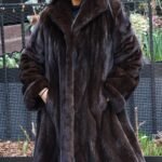 Mahogany Swing Mink Stroller 5564