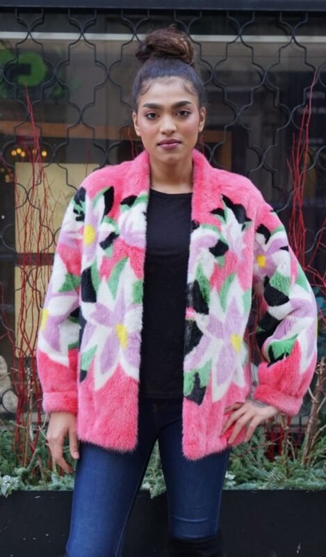 The Artistry of Fur Sexy in Floral 77665